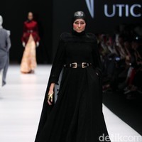 Koleksi Norma Hauri mengangkat tema Road Chic di Jakarta Fashion Week 2017. Senayan City. Jakarta. [Foto: Mohammad Abduh/Wolipop]