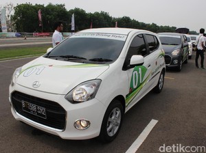 Ini Efeknya Kalau Mobil Ayla Pakai Pelumas yang Lebih Kental