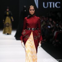 Koleksi Norma Hauri mengangkat tema Road Chic di Jakarta Fashion Week 2017. Senayan City. Jakarta. [Foto: Mohammad Abduh/Wolipop]
