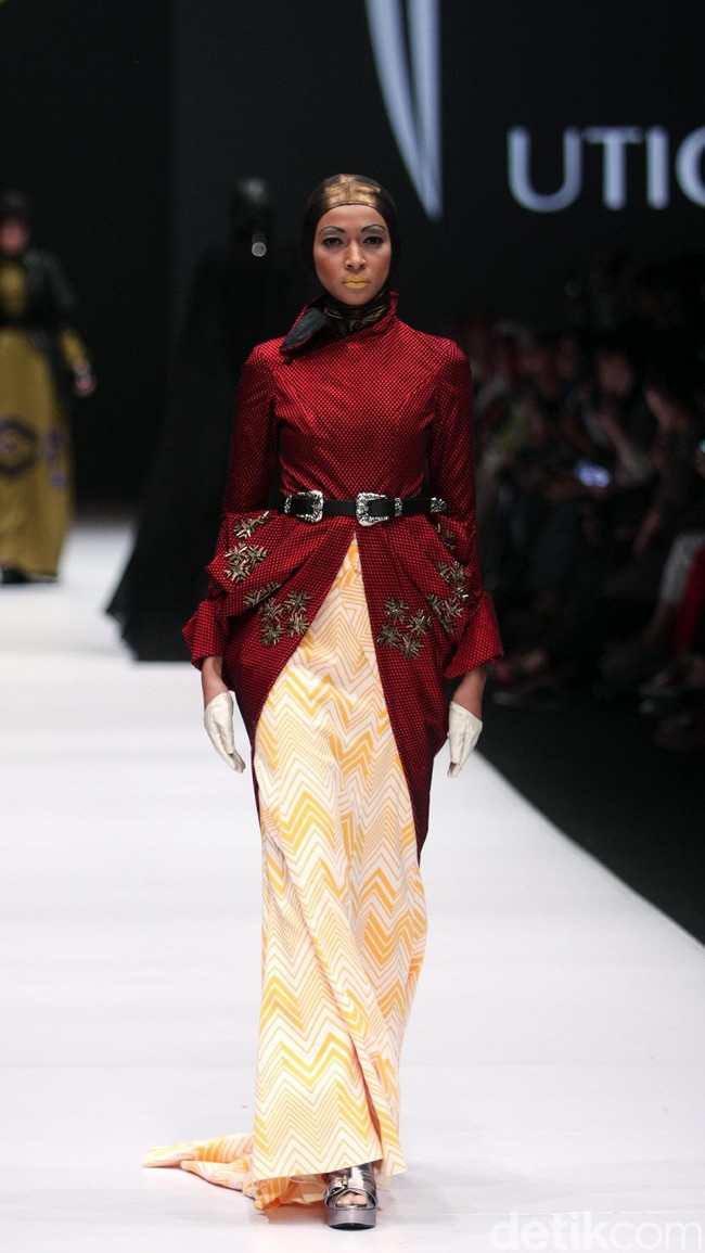 Koleksi Norma Hauri mengangkat tema Road Chic di Jakarta Fashion Week 2017. Senayan City. Jakarta. [Foto: Mohammad Abduh/Wolipop]