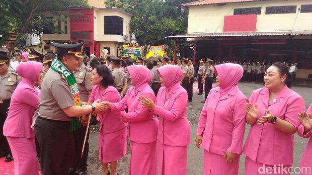 Kapolrestabes Surabaya Resmi Berganti