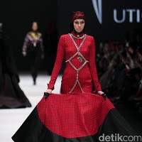 Koleksi Norma Hauri mengangkat tema Road Chic di Jakarta Fashion Week 2017. Senayan City. Jakarta. [Foto: Mohammad Abduh/Wolipop]
