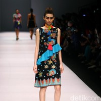 Koleksi Lenny Agustin mengusung tema Jaranan di Jakarta Fashion Week 2017. Senayan City. Jakarta. [Foto: Mohammad Abduh/Wolipop]