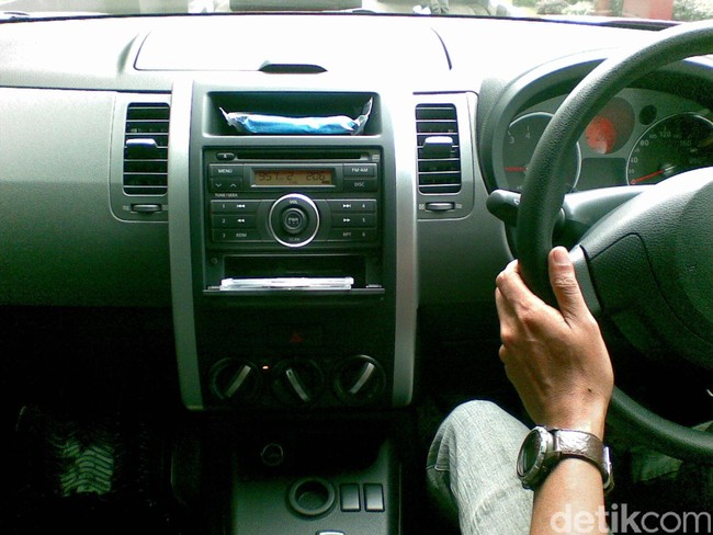Kebiasaan Buruk saat Nyetir yang Bikin Boros Bensin
