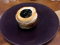 Almond Tree: Ngemil Enak <i>Linguine</i> Bersaus <i>Creamy</i> dan <i>Blueberry Cheesecake</i> yang Lembut Segar