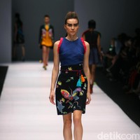 Koleksi Lenny Agustin mengusung tema Jaranan di Jakarta Fashion Week 2017. Senayan City. Jakarta. [Foto: Mohammad Abduh/Wolipop]