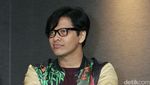 Gaya Armand Maulana dan Judika, Pilih Siapa?