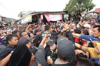 'Gerilya' Lapangan Sepanjang 11 Km, Agus Nonstop Sapa Warga