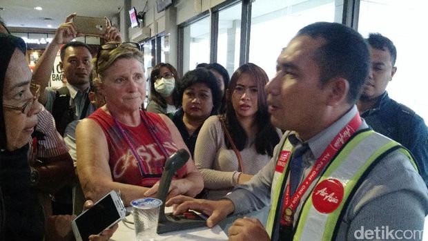 Pesawat AirAsia dari Yogyakarta ke Jakarta Delay Parah, Penumpang Resah