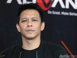 Cewek yang Mesra dengan Ariel NOAH Akhirnya Angkat Bicara