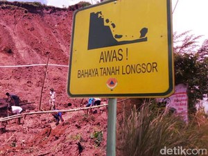 Masih Perbaikan Dampak Longsor, Jalan Kolmas Lembang Belum Bisa Dilalui Mobil