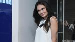 Luna Maya Pasang Tampang Jelek