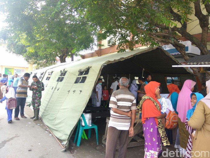 Jumlah Korban Gempa Bertambah, Tenda Dibangun di Halaman RSUD Chik Ditiro