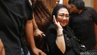 Rachmawati memberikan keterangan pers di rumahnya, Jalan Jati Padang Raya No. 54a, Jakarta Selatan, Rabu (7/12/2016).