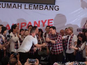 Ahok Tolak Sumbangan Tunai Rexy Mainaky dkk di Rumah Lembang