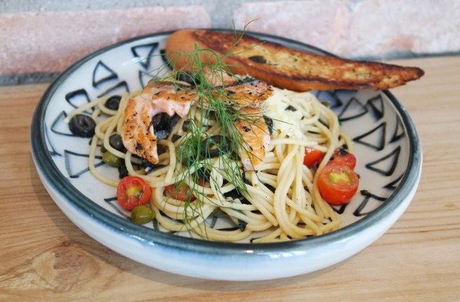 Kalau ke Plaza Festival Bisa Menikmati Spaghetti Salmon dan Chicken Tandoori untuk Santap Malam