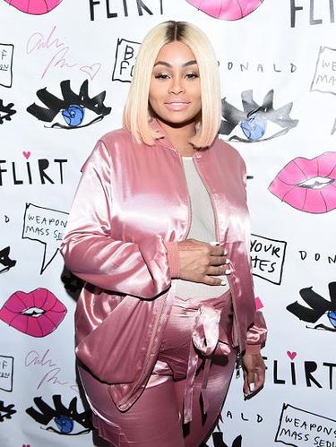 Langsing Sekejap Pasca Melahirkan? 5 Seleb Membuktikannya di 2016