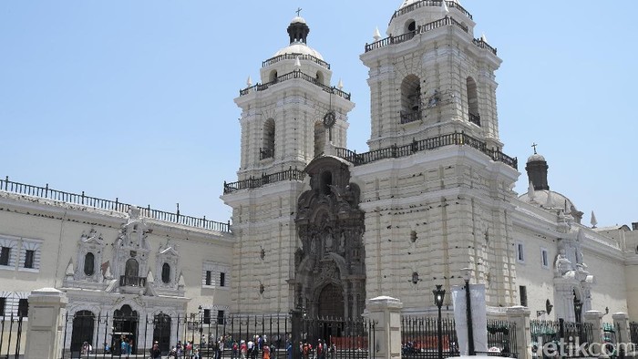 Mengintip Gereja Tertua di Peru, Iglesia de San Francisco