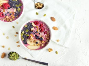Warna-warni Smoothies Bowl yang Menyegarkan untuk Sarapan