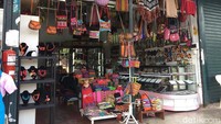 Salah satu toko dengan barang dagangan pernik khas Peru. Kebanyakan barangnya adalah handmade, tidak produk pabrik. Inilah yang membuatnya unik dan terlihat lebih menarik (Angga/detikTravel)