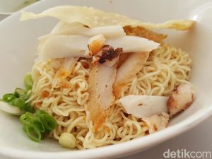 Jajan Enak Akhir Bulan di Pasar Modern BSD, Ada Pisgor Kaya Sampai Bakmi Kepiting!