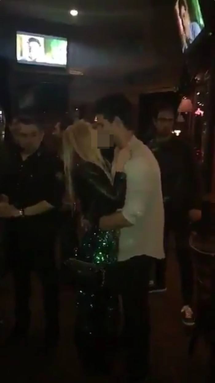 Fans Dihebohkan dengan Video Ciuman Taylor Lautner dengan Billie Lourd