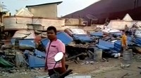 Sejumlah bangunan ambruk. Metro TV/ Reuters TV/detikFoto.