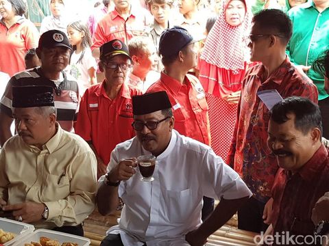 Calon gubernur Banten, Rano Karno berkampanye di Kecamatan Larangan, Kota Tangerang, Banten, Rabu (7/12/2016)