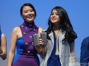 Ini Kriteria Ponsel Selfie yang Pas Bagi Maudy Ayunda