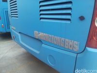 Begini Penampakan 23 Bus Zhongtong yang Parkir di Tanjung Priok