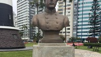 Foto: Banyak juga dijumpai karya seni seperti patung dan mural di sepanjang taman pantai El Malecon (Angga/detikTravel)