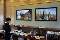 Menemukan Pho Halal dan Nasi Rendang Sedap di Hanoi