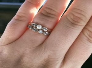 Kisah Wanita yang Cincin Kawinnya Diolok-olok karena Murah Ini Jadi Viral