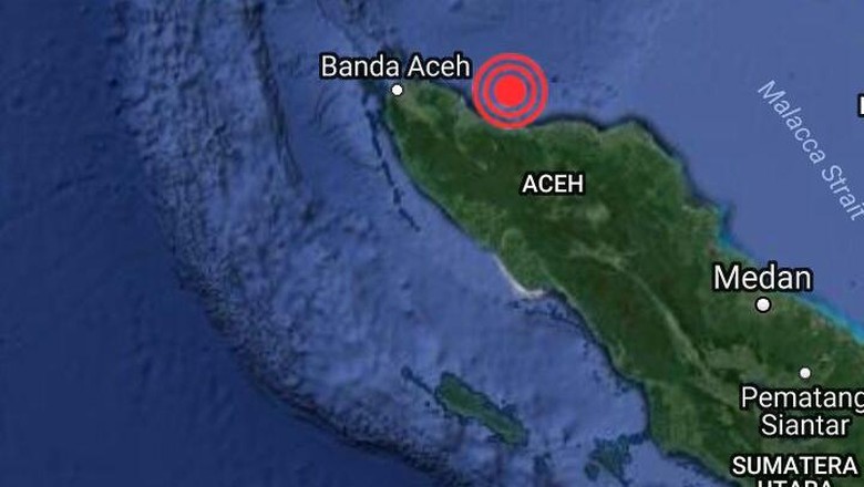 Ruko 3 Lantai Ambruk di Lueng Putu Akibat Gempa Aceh, Suami Istri Tertimbun Ruko 3 Lantai Ambruk di Lueng Putu Akibat Gempa Aceh, Suami Istri Tertimbun