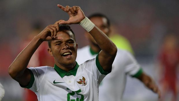 Manahati Lestusen pernah menjadi pemain Timnas Indonesia U-16 di tahun 2008.