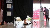 Kemudian pengakuan tersebut direkam menggunakan tablet dan diunggah ke media sosial.