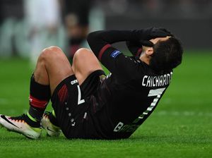 Leverkusen Takkan Lego Chicharito, tapi ...