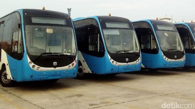 Foto-foto Bus Zhongtong di Tanjung Priok