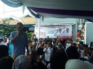 Curhat ke Warga Cilandak, Sandiaga Sedih GOR Kenangan dengan Istri Digusur