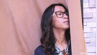 Pose suka-suka Aming. Pool/Ismail/detikFoto.
