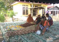 Rumahnya Hancur, 10 Jenazah Warga Pidie Jaya Disemayamkan di Meunasah