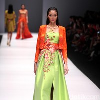 Koleksi Rudy Chandra mengangkat tema Malegi di Jakarta Fashion Week 2017. Senayan City. Jakarta. [Foto: Mohammad Abduh/Wolipop]