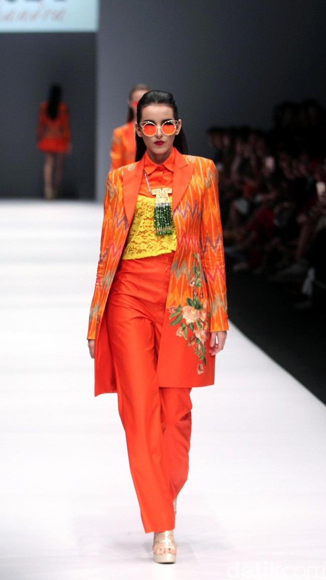 Koleksi Rudy Chandra mengangkat tema Malegi di Jakarta Fashion Week 2017. Senayan City. Jakarta. [Foto: Mohammad Abduh/Wolipop]