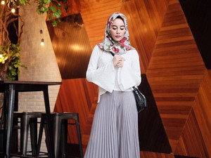 Foto: Ini Celana yang Tren Dipakai Selebgram Hijab