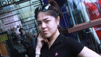 Ia tampil dengan kaus dan laging hitam. Pool/Gus Mun/detikFoto.