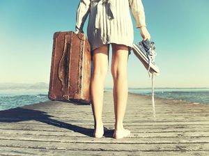 Traveling di New Normal: Tim Sandal Gunung atau Sneakers?