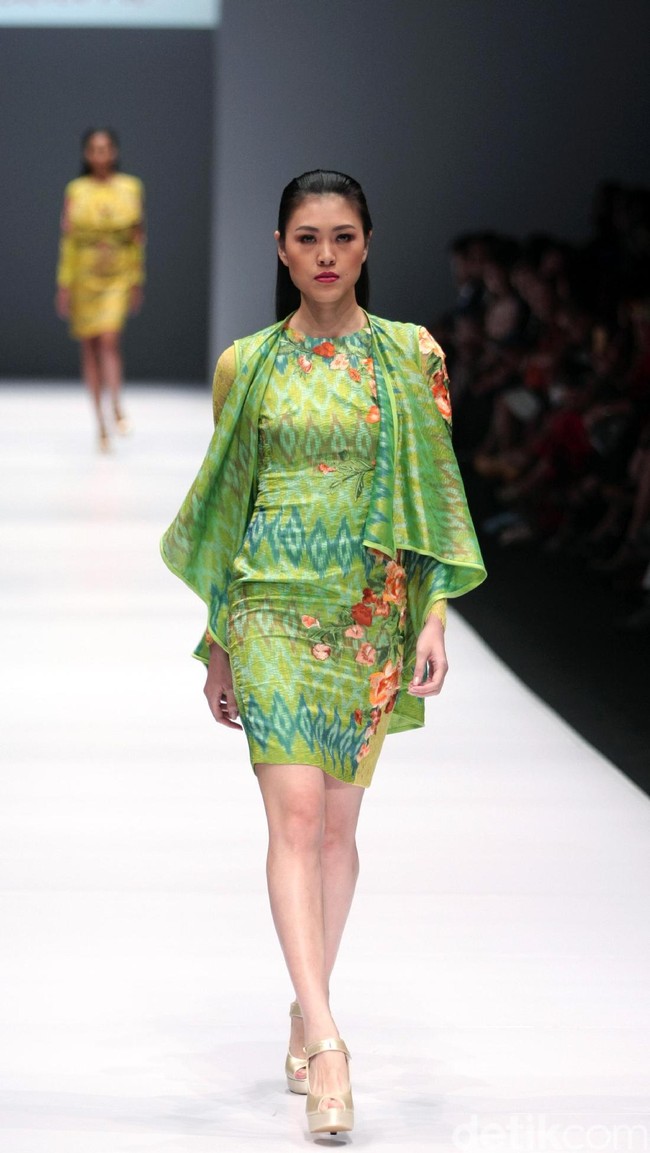 Koleksi Rudy Chandra mengangkat tema Malegi di Jakarta Fashion Week 2017. Senayan City. Jakarta. [Foto: Mohammad Abduh/Wolipop]