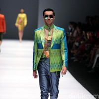 Koleksi Rudy Chandra mengangkat tema Malegi di Jakarta Fashion Week 2017. Senayan City. Jakarta. [Foto: Mohammad Abduh/Wolipop]