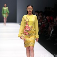 Koleksi Rudy Chandra mengangkat tema Malegi di Jakarta Fashion Week 2017. Senayan City. Jakarta. [Foto: Mohammad Abduh/Wolipop]
