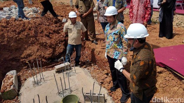 Demi Jualan Ponsel 4G, Axioo Rela Bangun Pabrik